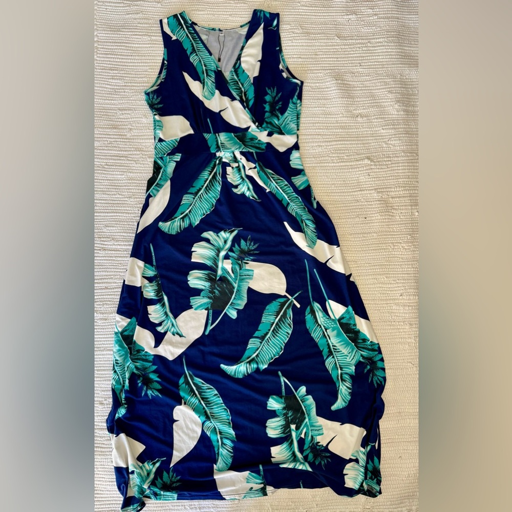 Woman’s Navy Bahamas Fern Design Blue Green White - Picture 3 of 4